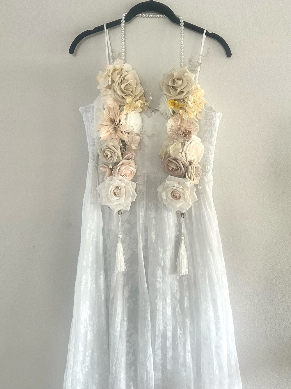 Floral Graduation Lei, Birthday/Special Occasion Lei cream beige pearl